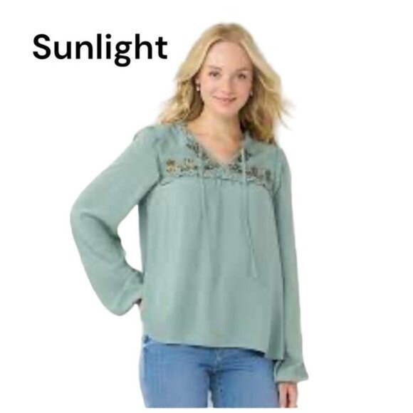 Lauren Conrad Tops - Lauren Conrad Women SZ L Pale Green Sequins Embroidered Long Sleeve Casual Top